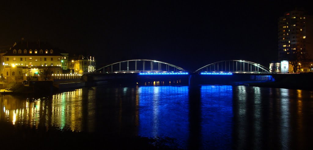 Most Piastowski nocą
