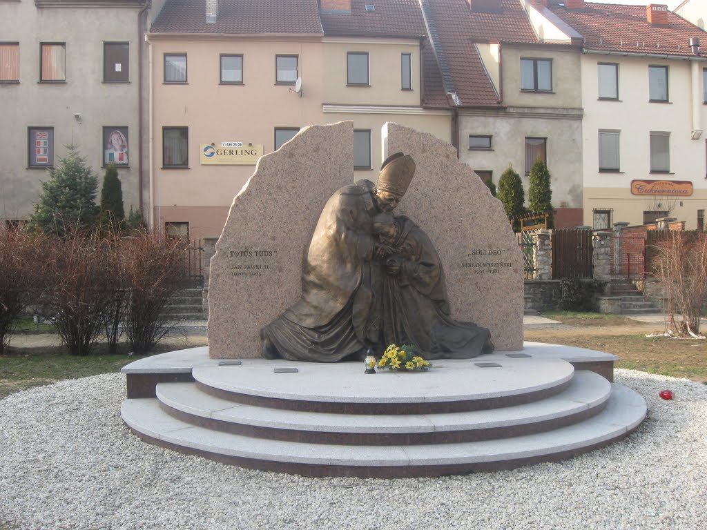 Prudnik-pomnik Papieża i Prymasa Wyszyńskiego