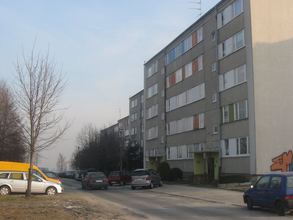 Prudnik-ul.Skowrońskiego 70-72