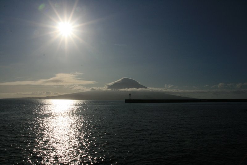 Le soleil, la mer, et le Pico
