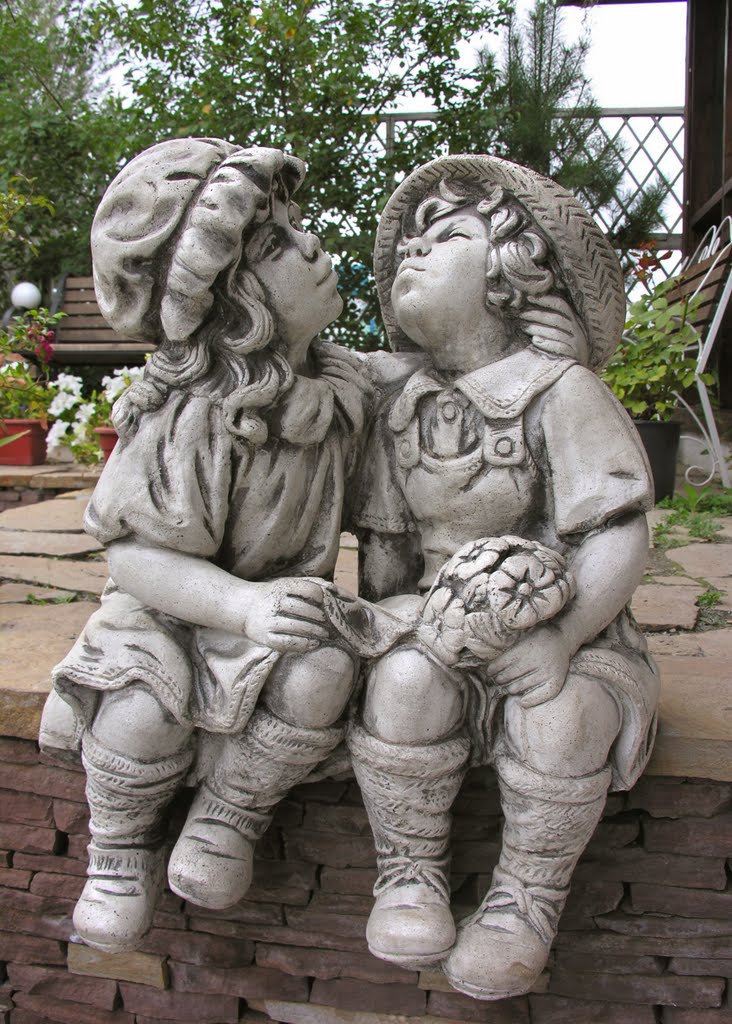 Sculptures in park "Gardens of Dreams"