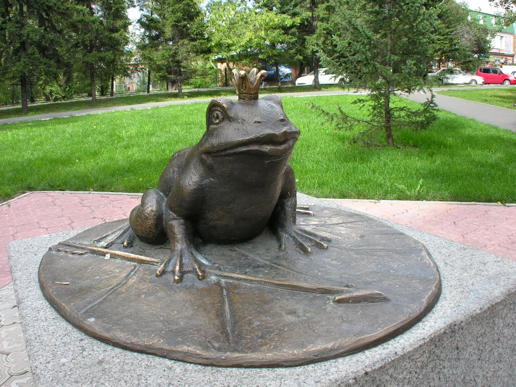 Sculpture of The Frog Princess - character of Russian folk tales