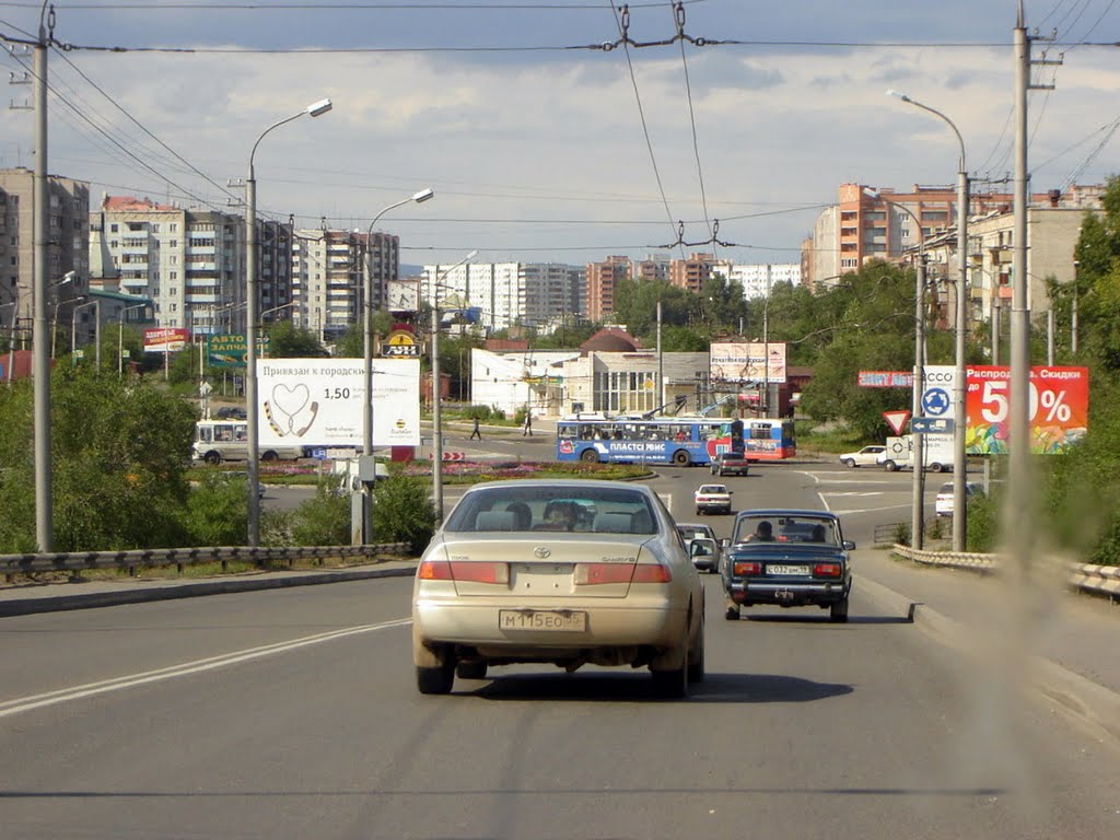 2006-08, Хакасия, г. Абакан, ул. Мира. Вид в направлении центра города/ Khakassia, Abakan city. View towards the city center.