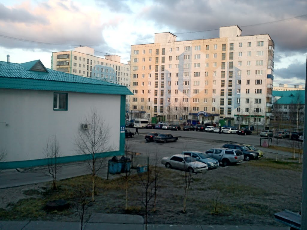 парковка возле банка