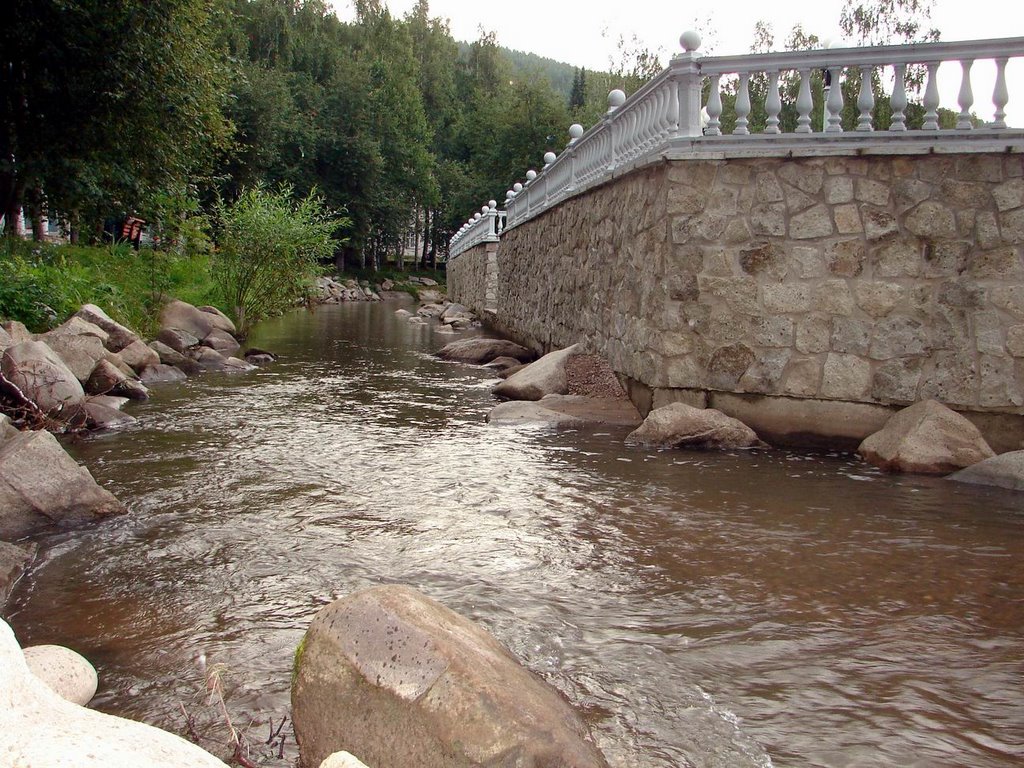Речка Белокуриха в зоне курорта