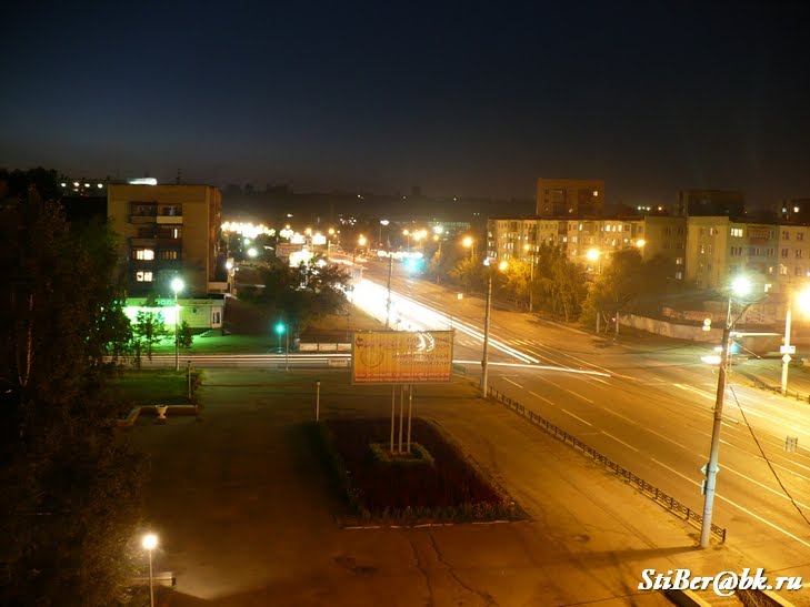 Коммунарский, 23 [6 эт]. Night