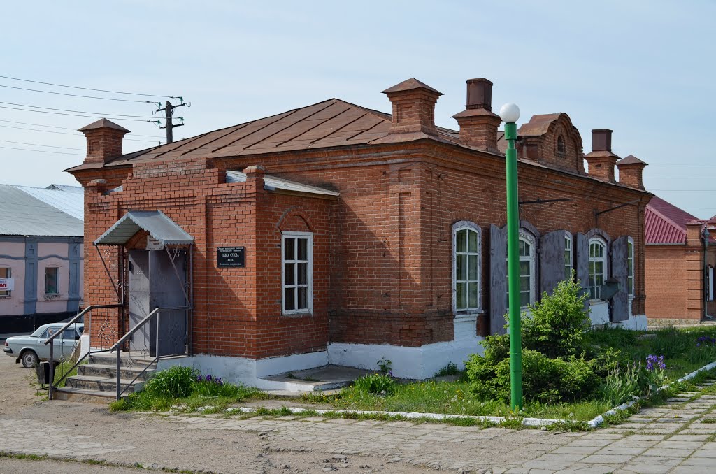 Лавка Сухова (ул.Семипалатинская 6) (июнь 2013г.)