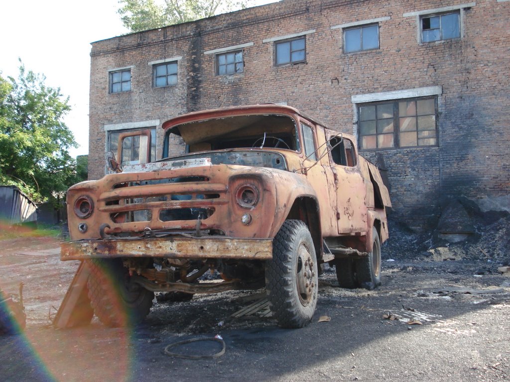 прикольная красная тачка