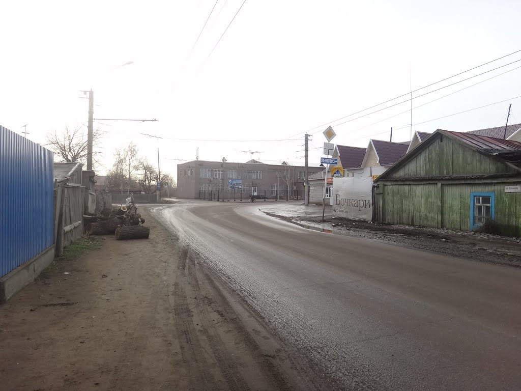 Указатель на Змеиногорск
