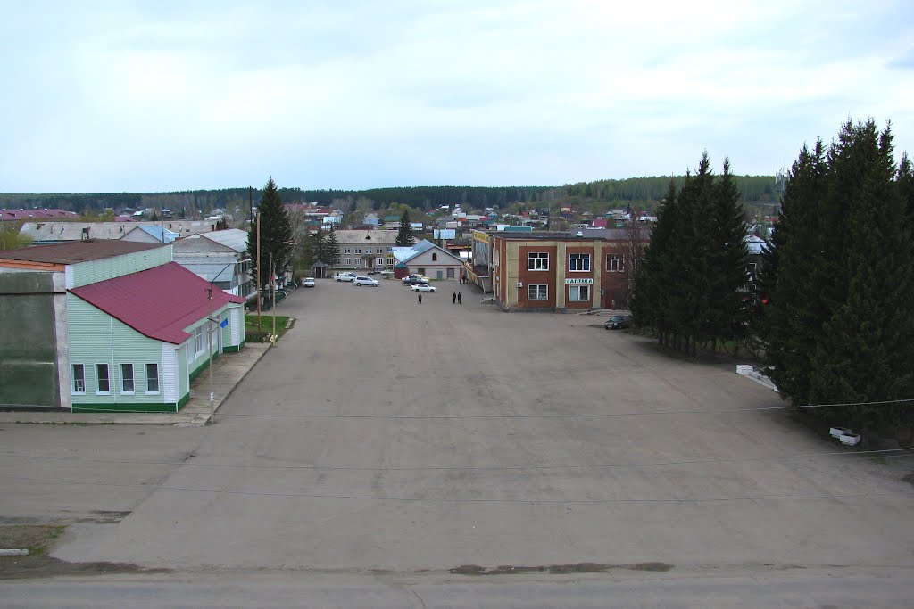 Площадь в центре села