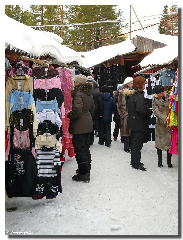 Shopping at the market, Mirnyy
