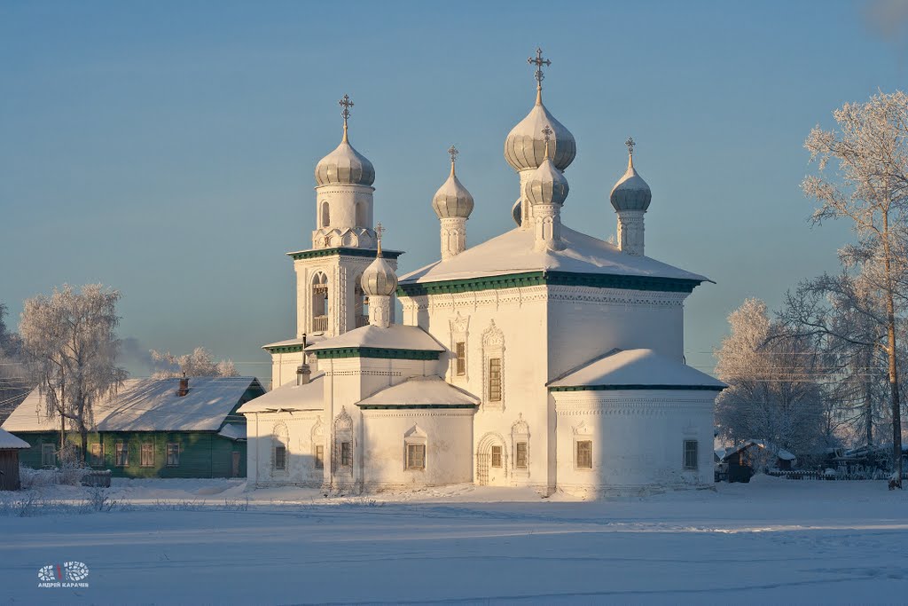 Церковь Рождества Богородицы конца XVII века. Храм действующий, единственный действующий в городе. Церковь белокаменная с резьбой. В народе ее за хрупкие очертания прозвали "храмом невест". Сюда приезжают венчаться из окрестных мест.  27.12.10