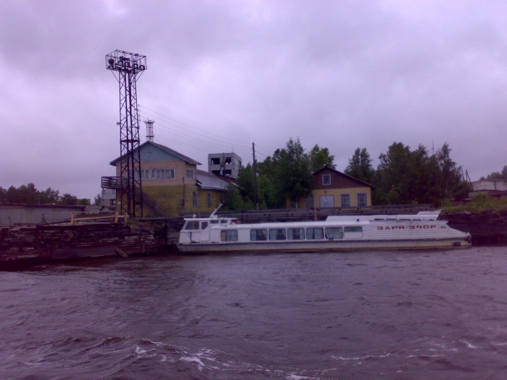Пристань города Онега с теплохода