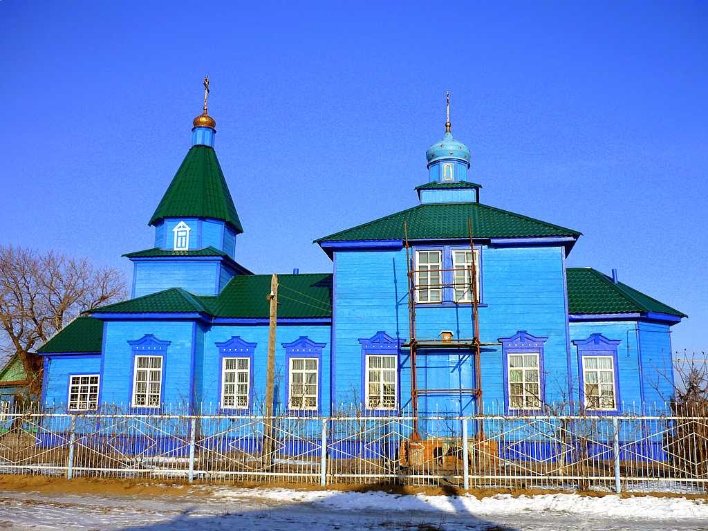 Возрождение веры. Обновлённый храм Георгия Победоносца в посёлке Капустин Яр.