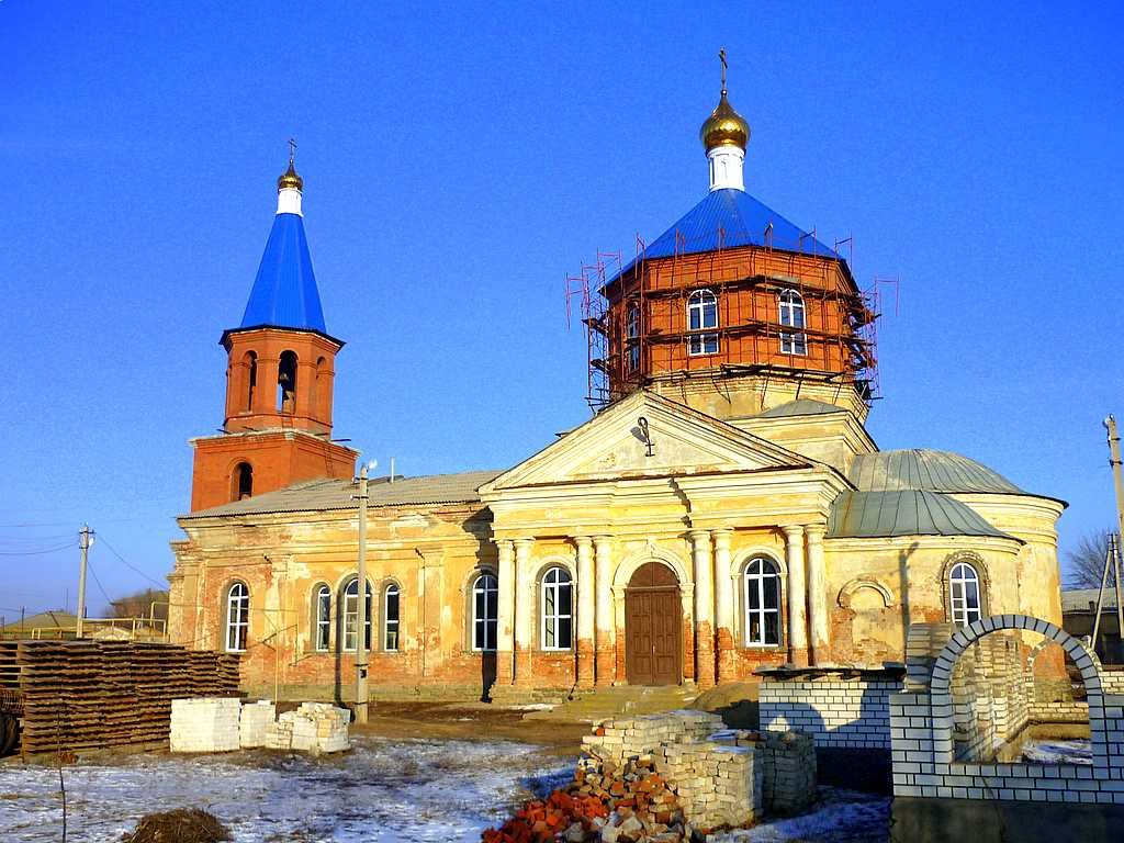 Никольский храм в п.Капустин Яр возрождается.