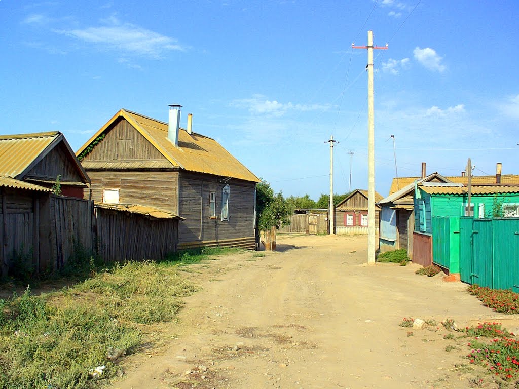 Астраханская область, п. Капустин Яр. Улица Нахичеванская.