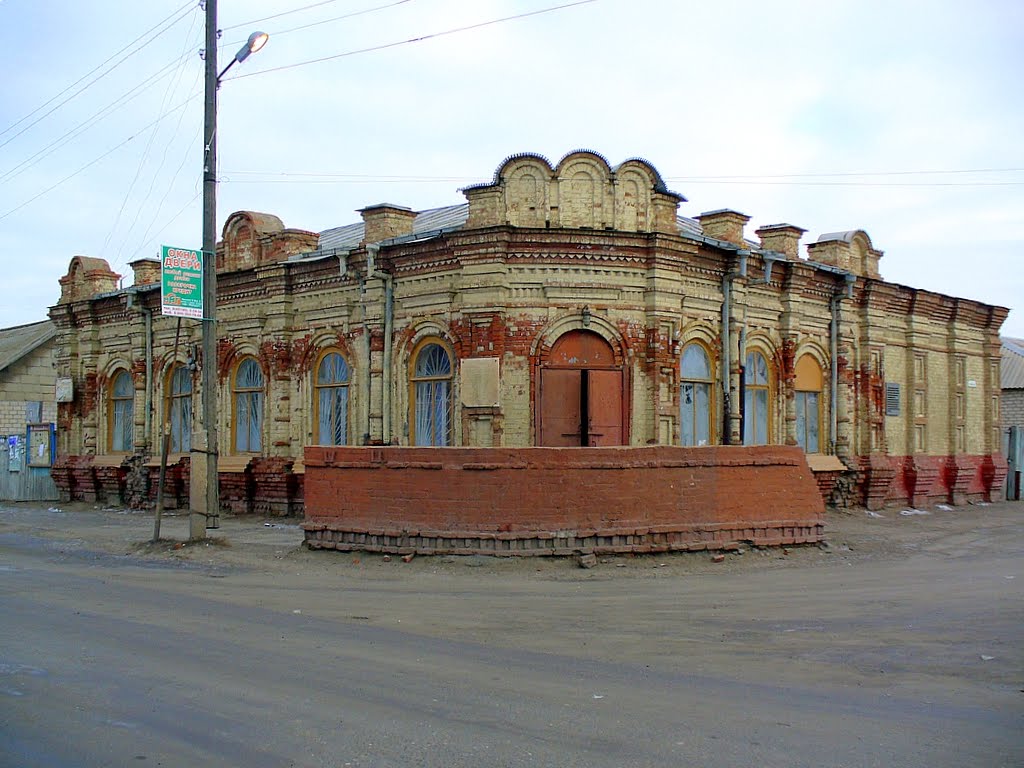 Астраханская область, п. Капустин Яр. Улица Советская.