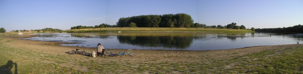 Панорама берега Ашулука, Харабали