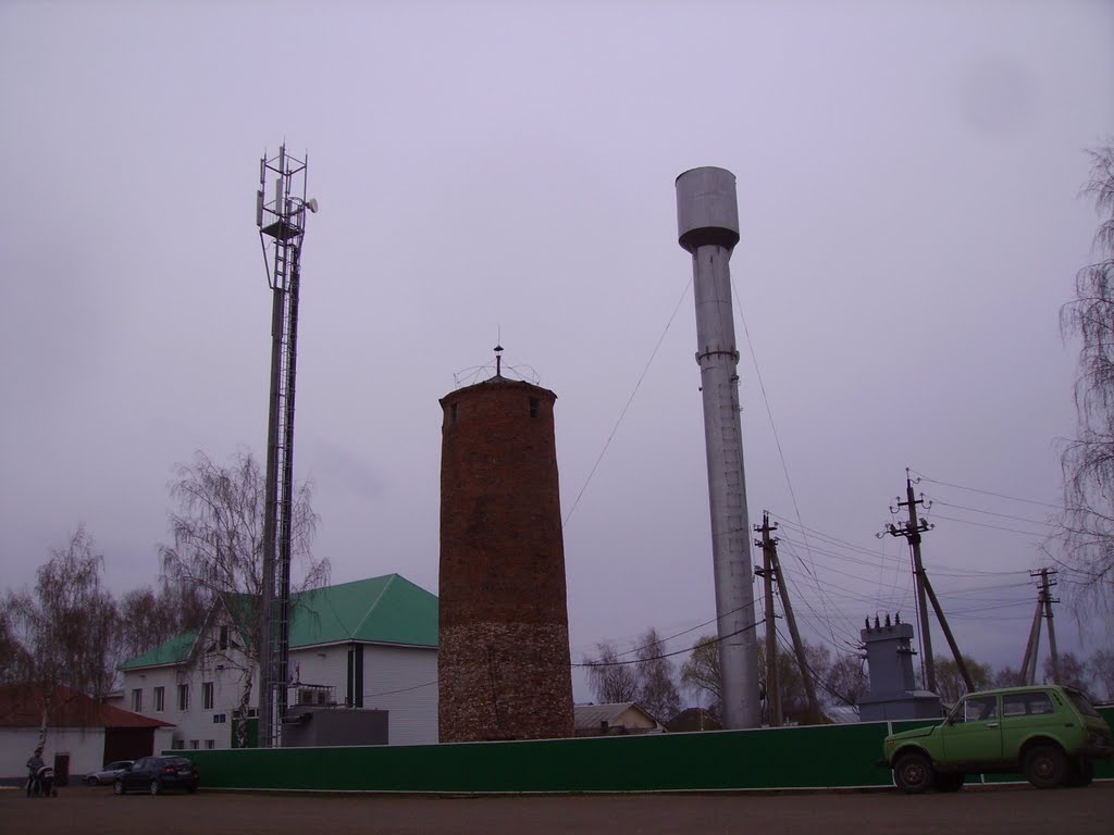 Пожарная часть, вышка мобильной связи, водонапорная башня
