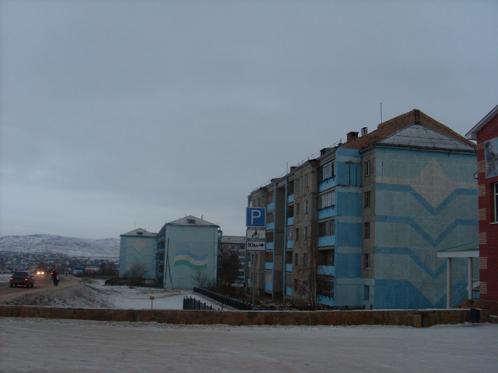 Около бассейна
