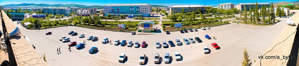 Вид на центральную площадь г.Баймак, со здания крыши администрации района