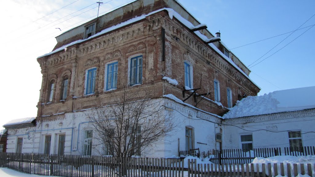 старое здание (жилой дом)