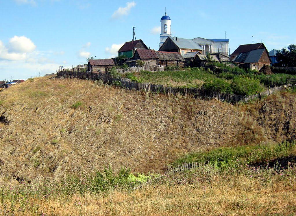 Зилаир, церковь, со стороны кладбища