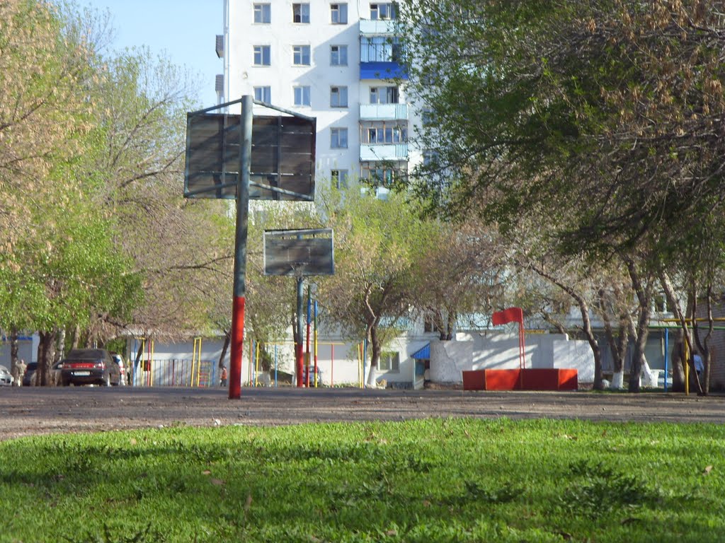 во дворе