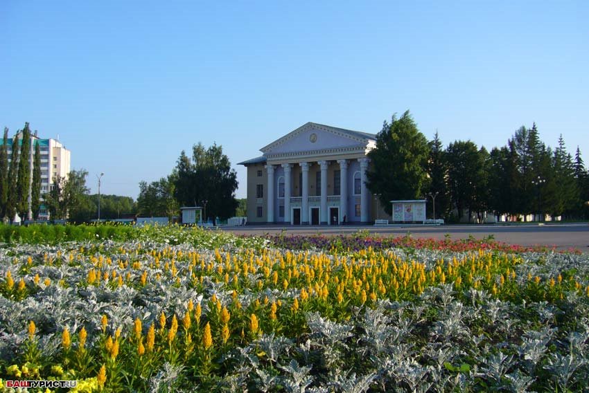 Площаль.Театр