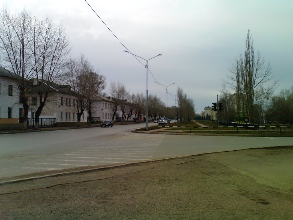 Возле перекрестка улиц Островского и Комарова