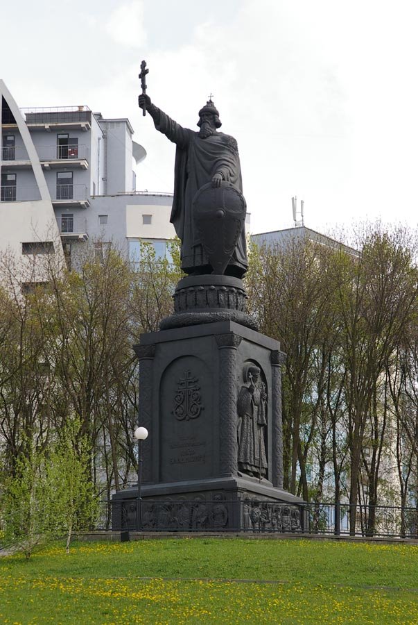 Памятник князю Владимиру / Saint  prince Vladimir Monument (09/05/2007)