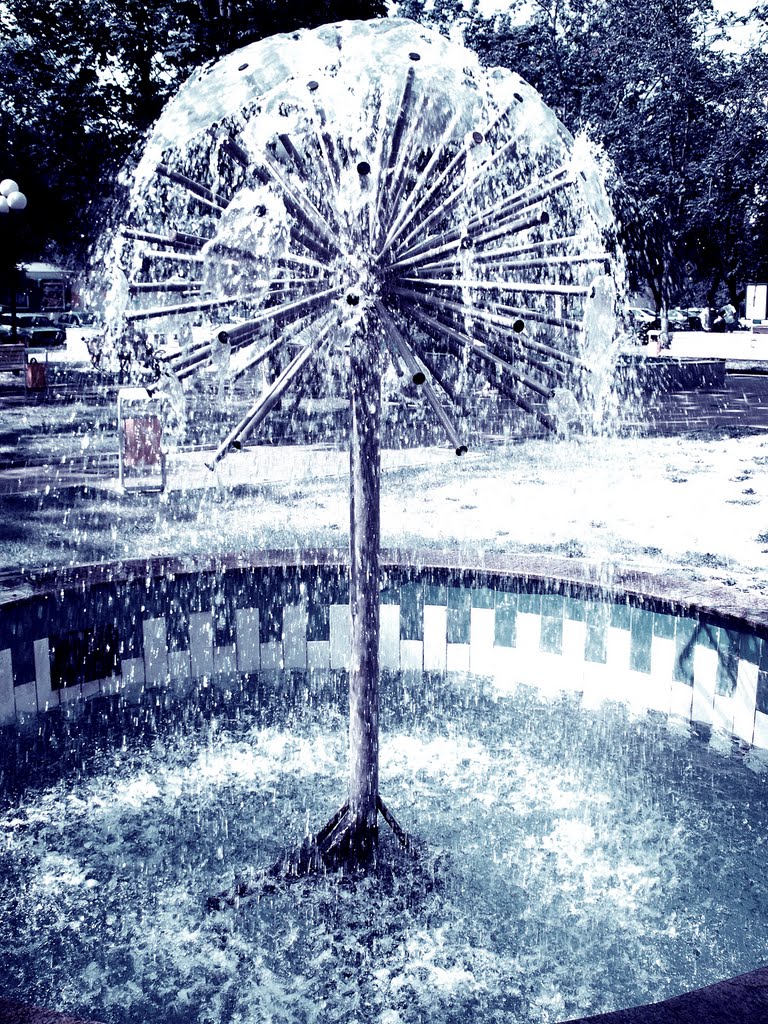 ⛲ Монохромный фонтан ⛲