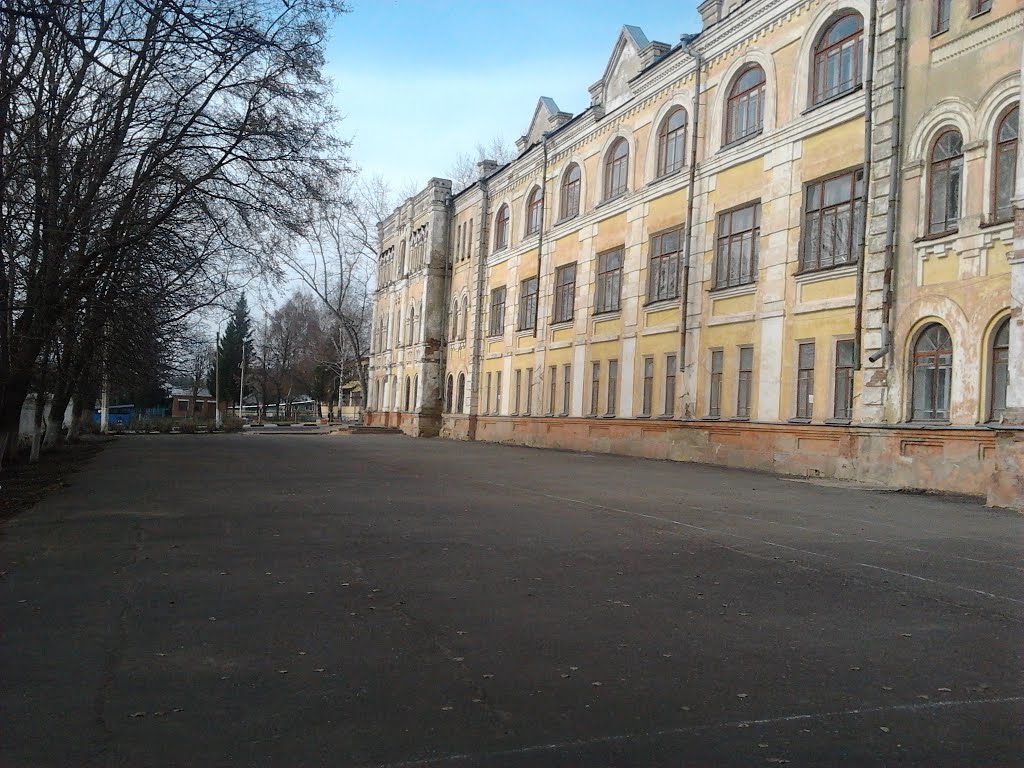 Корочанская гимназия им. Д. Кромского