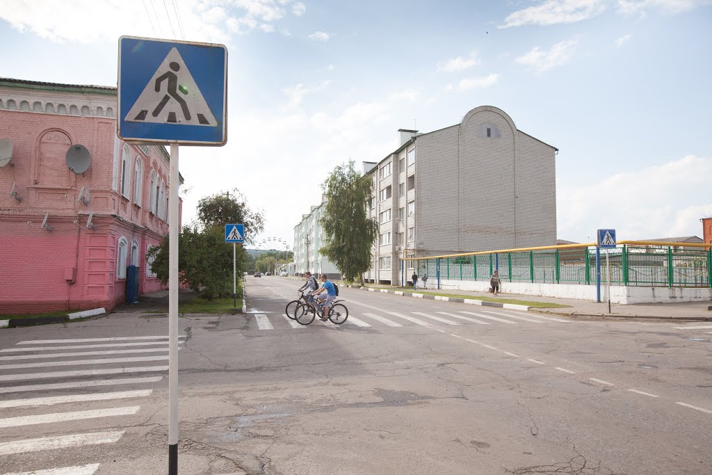 ул. Воровского 43. Перекрёсток.