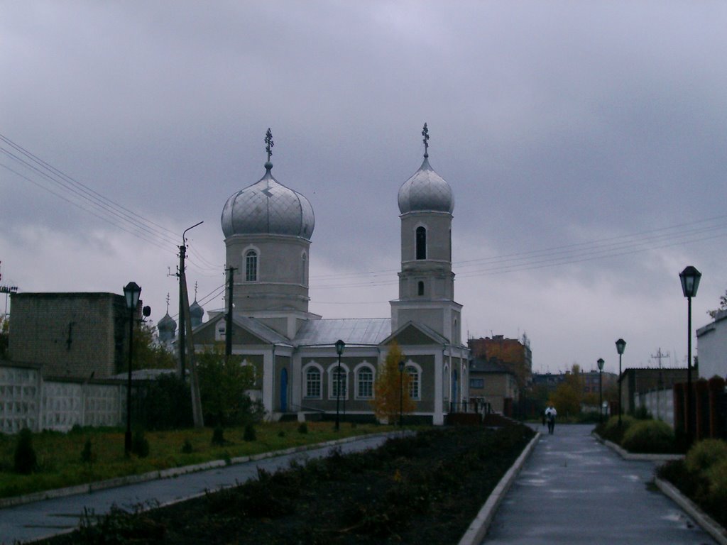 Успенский храм в поселке Чернянка