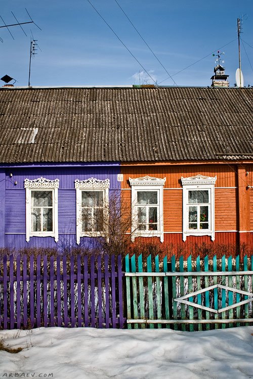 Яркий домик