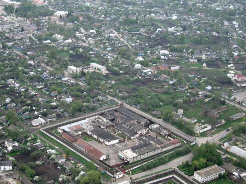 над городом