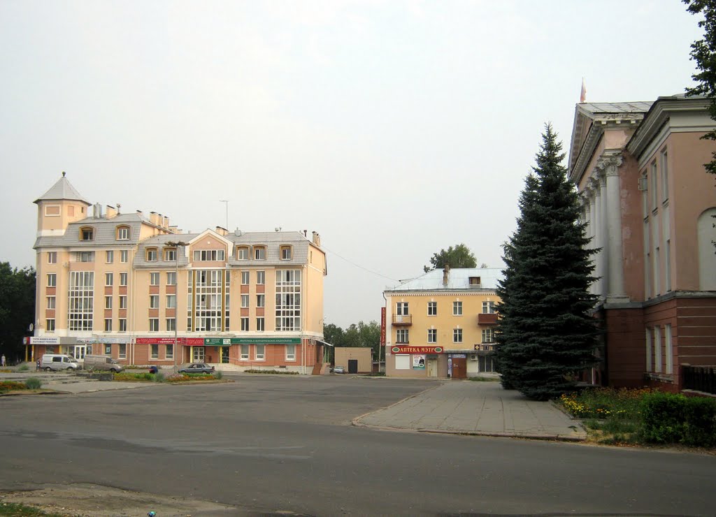 Дом на площади