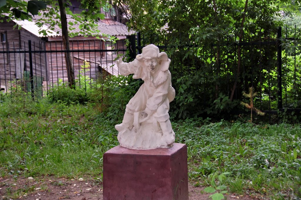 Александров. Скульптура мальчика (Мальчиш)