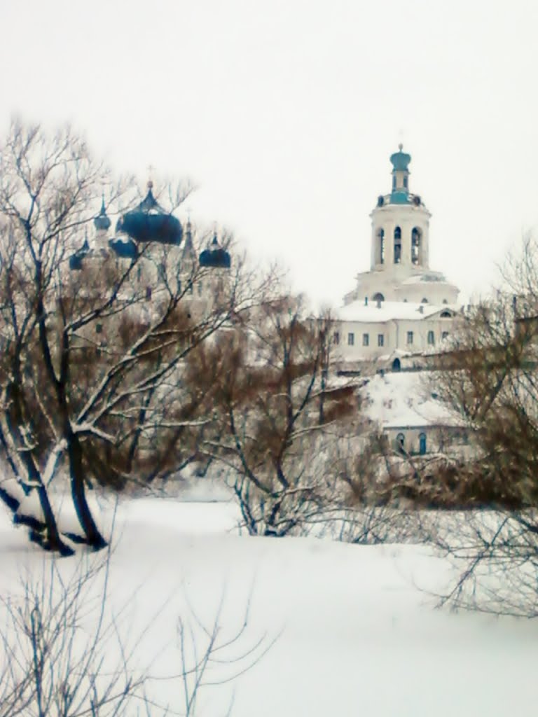 Собор Боголюбской иконы Божией Матери(1855-1866гг), Колокольня Всех Святых с надвратной церковью Успения Пресвятой Богородицы и Святыми воротами(1841г). Свято-Боголюбовский женский монастырь. Боголюбово. Владимирская обл.