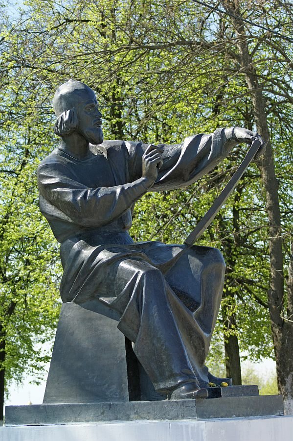 Памятник Андрею Рублеву