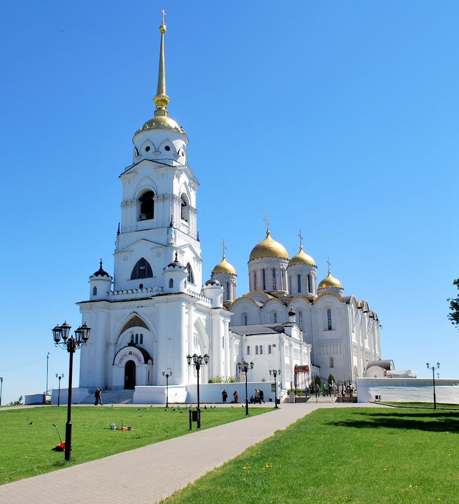 Владимир.  Успенский собор. XII в. Vladimir. Cathedral of the Assumption. XII century.