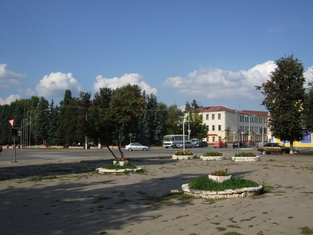 центр города - пересечение улиц Интернациональная и Калинина