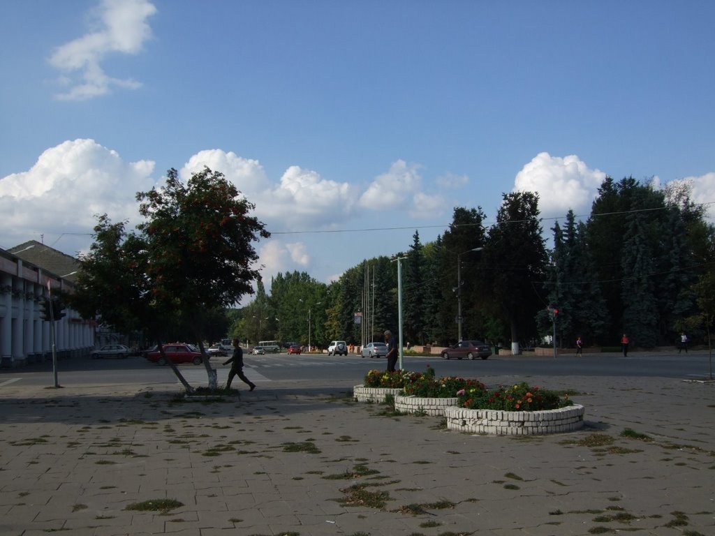 центр города - ул. Калинина на пересечении с ул. Интернациональная