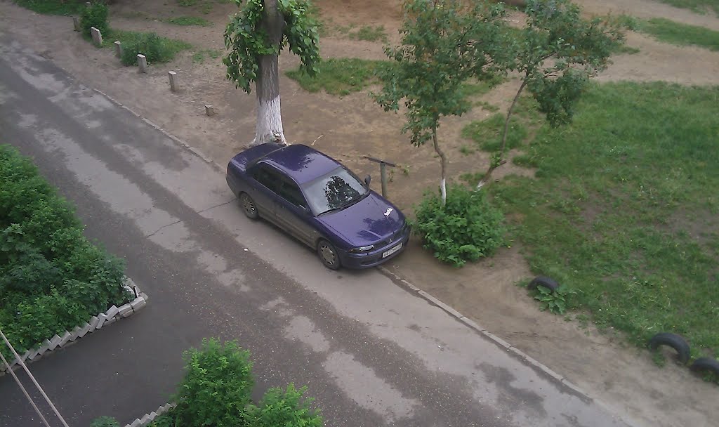 У Подъезда