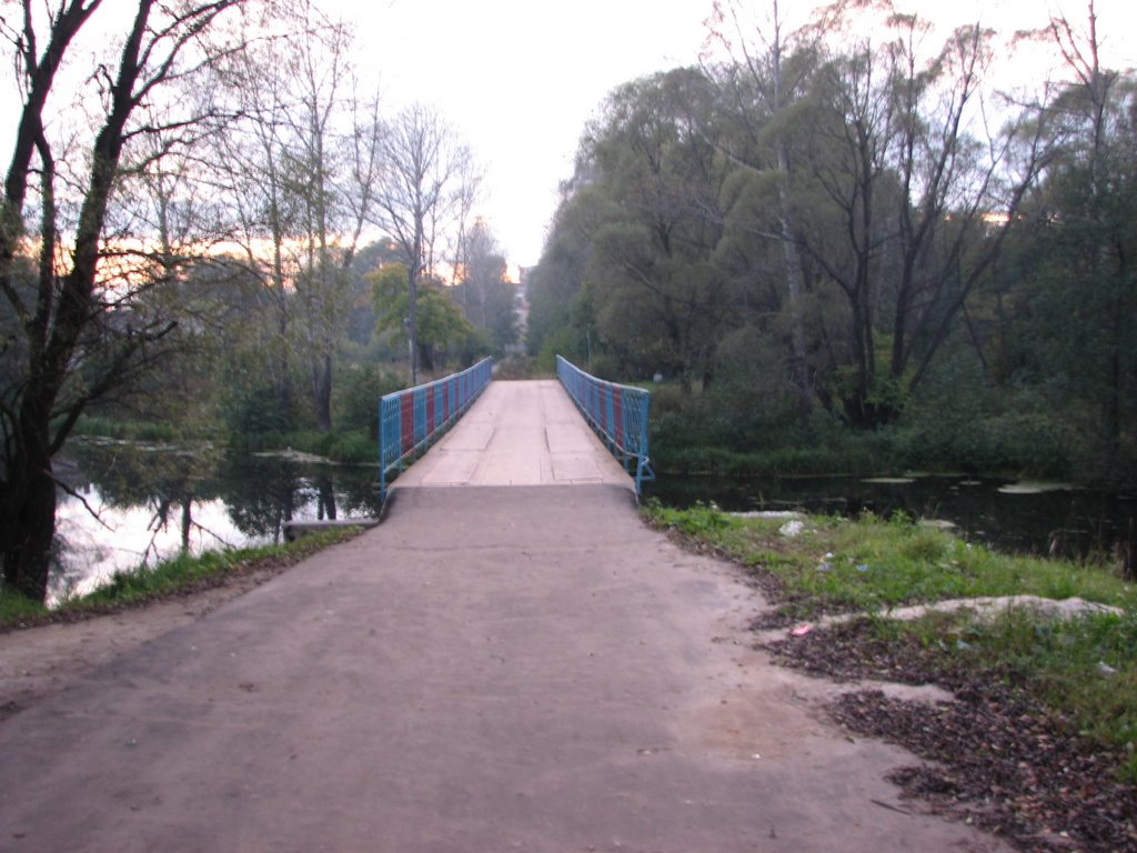 пешеходный мост через р.Унжа (т.н. Фабричный мост)
