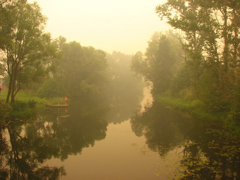 Дым лесных пожаров в Меленках. Река Унжа. (The smoke of forest fires in the Melenki. Unzha River)