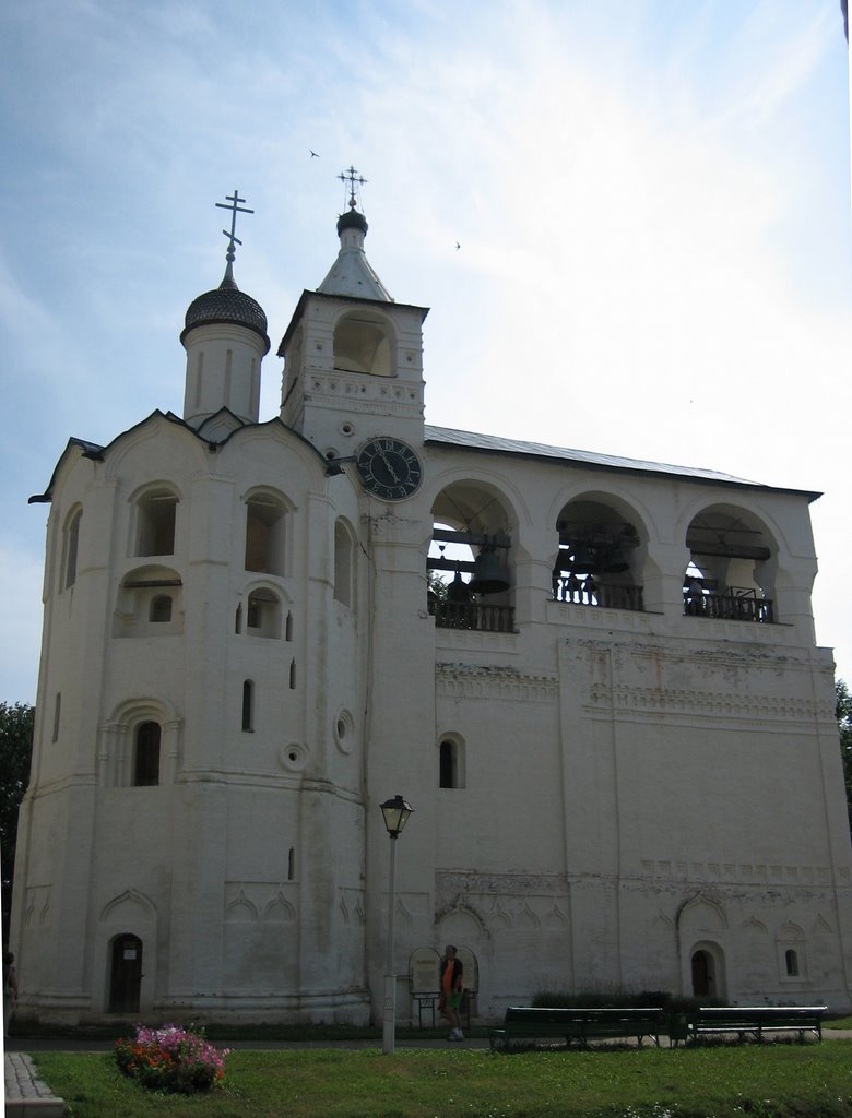 Спасо - Ефимиев монастырь. Звонница. Savior - Efimov Monastery.  The belfry.