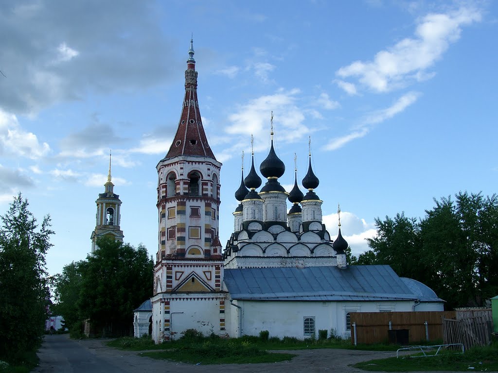 Антипиевская и Лазаревская церкви
