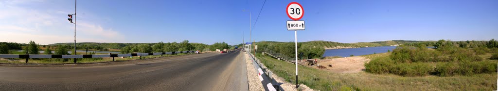 Вид на мост от поста ДПС. Панорама.